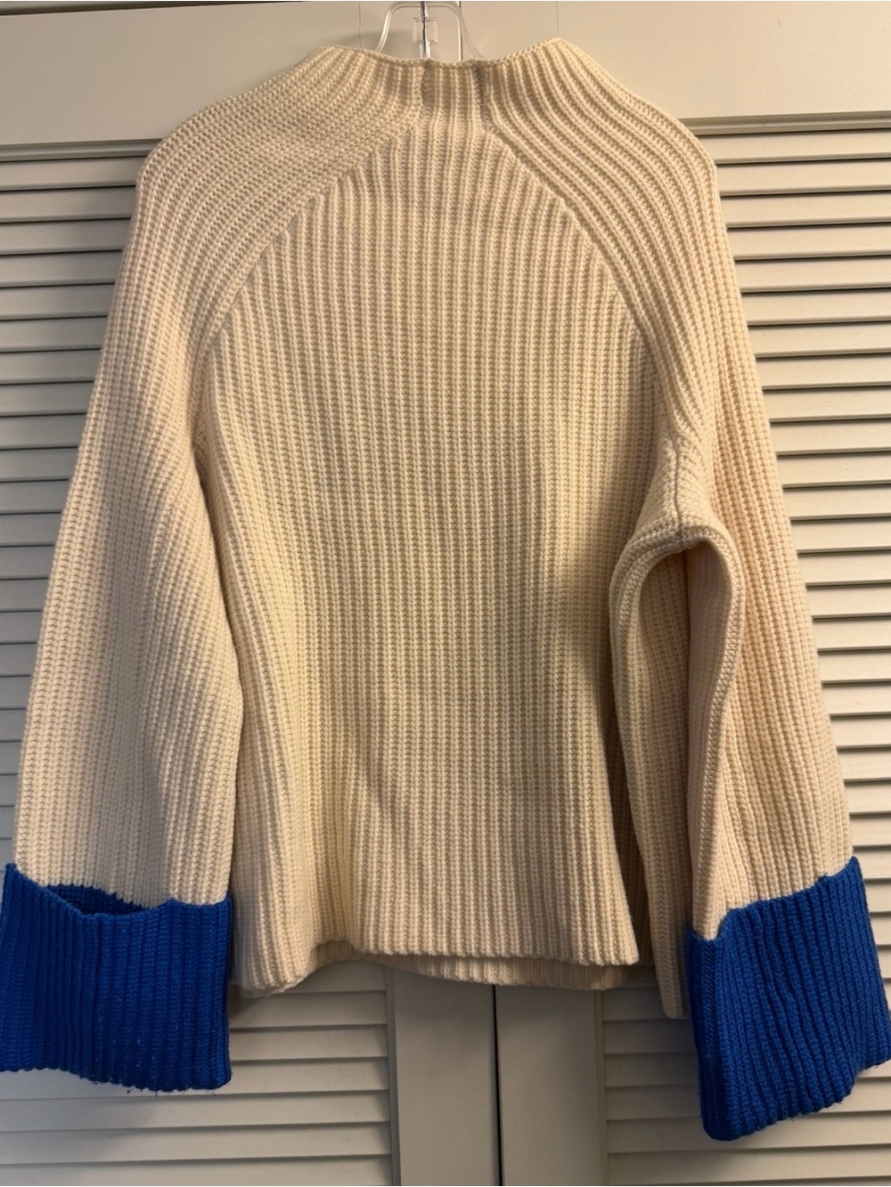TORY BURCH SPORT Knit Sweater
Women's Small Ivory/ Blue 100% Merino
Wool XS